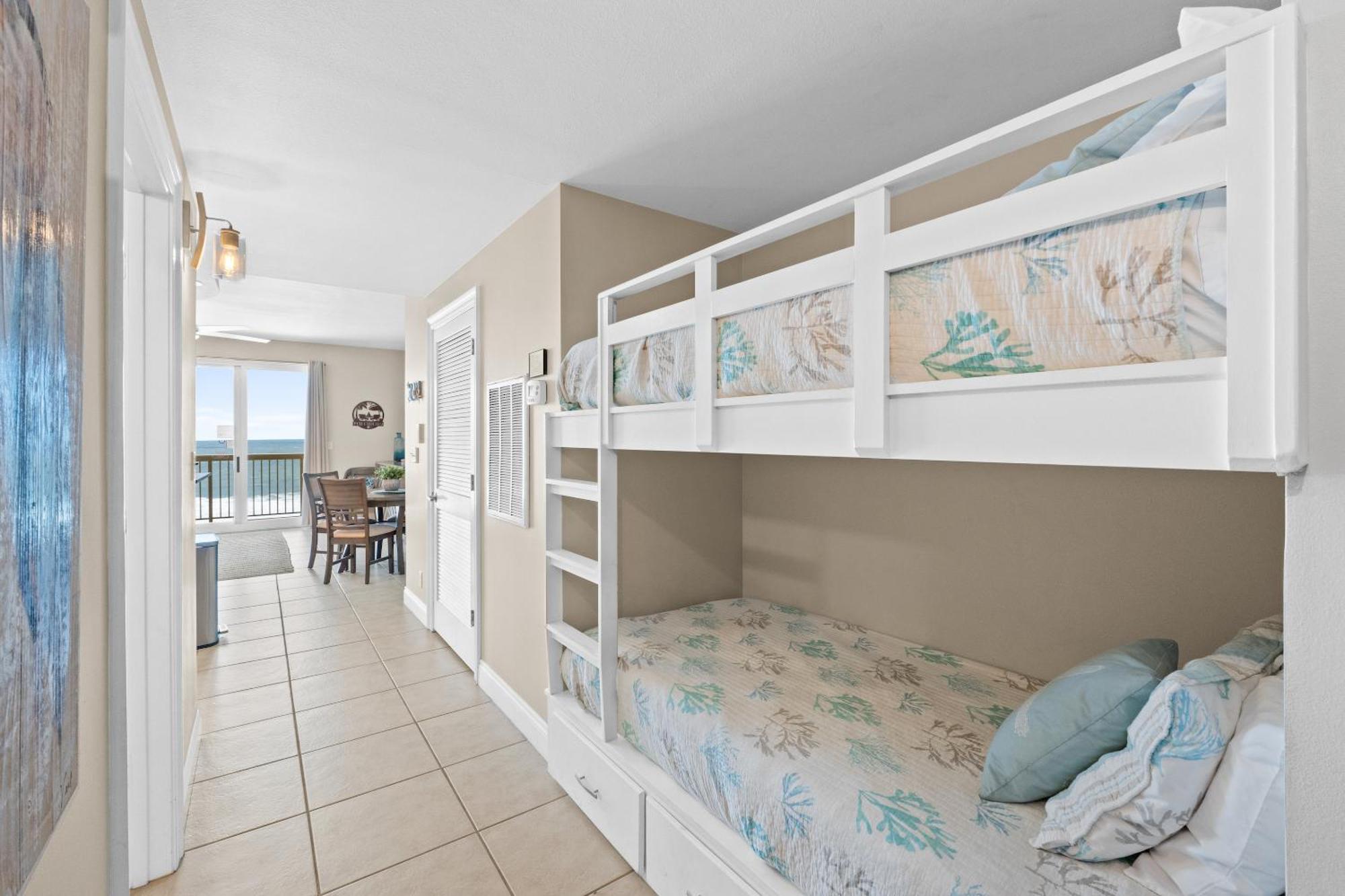 Calypso Resort By Panhandle Getaways Panama City Beach Room photo