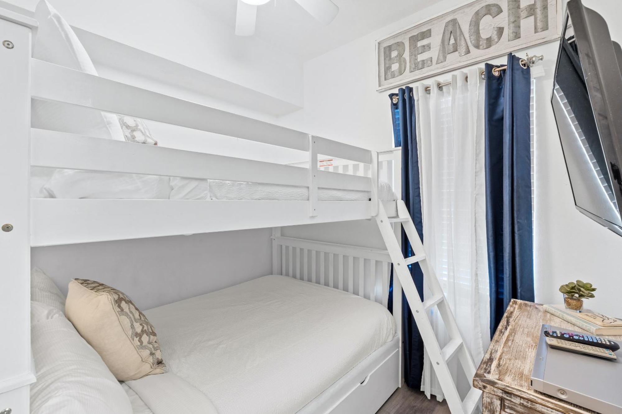 Calypso Resort By Panhandle Getaways Panama City Beach Room photo